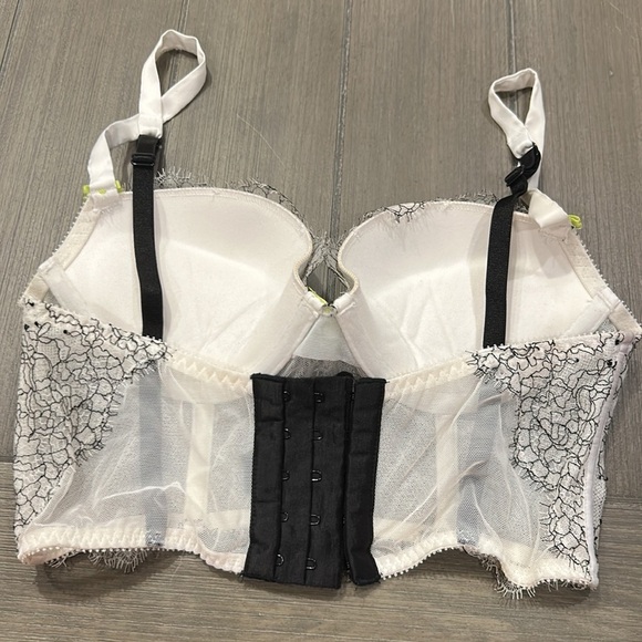 Victoria’s Secret Very Sexy Push Up Longline Bra - Picture 5 of 9